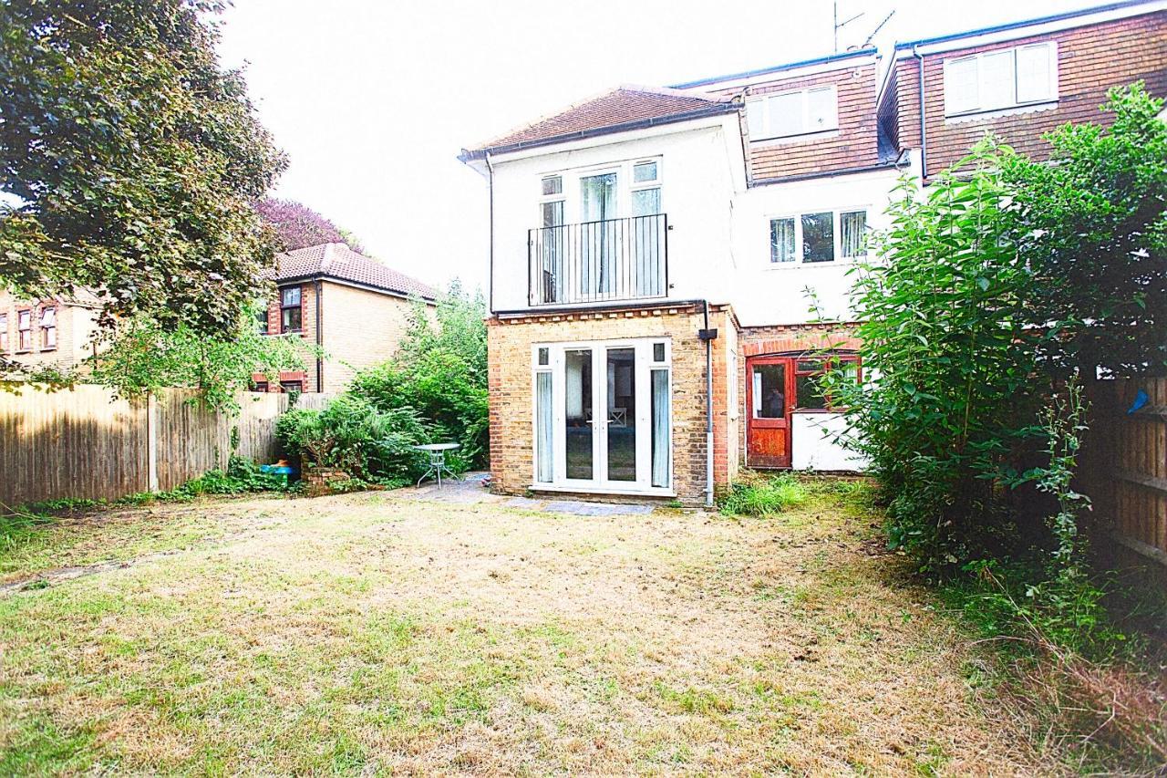 Orchid House- Near Watford Junction Apartment *
