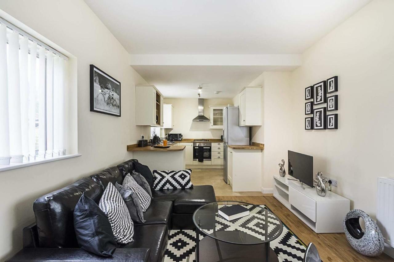 Orchid House- Near Watford Junction Watford (Hertfordshire)