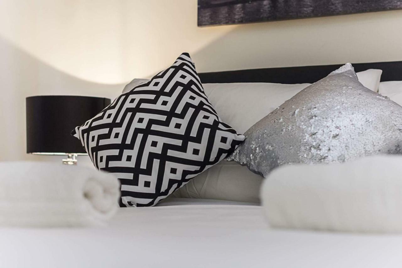 Orchid House- Near Watford Junction * Watford (Hertfordshire)